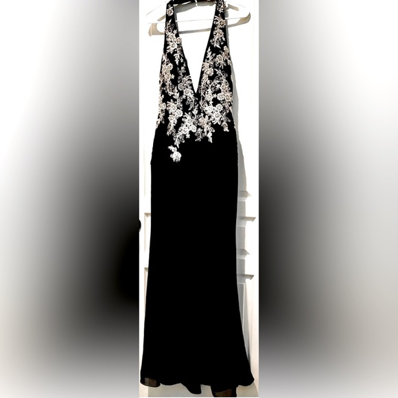NWT Tiffany Designs Floral Embellished Plunging V-Neck Halter Gown Front Sash B2 - Picture 2 of 12